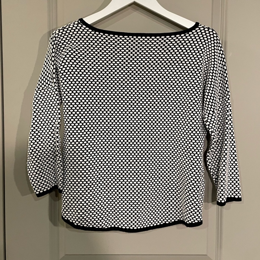 Large Express Sweater - Picture 2 of 4